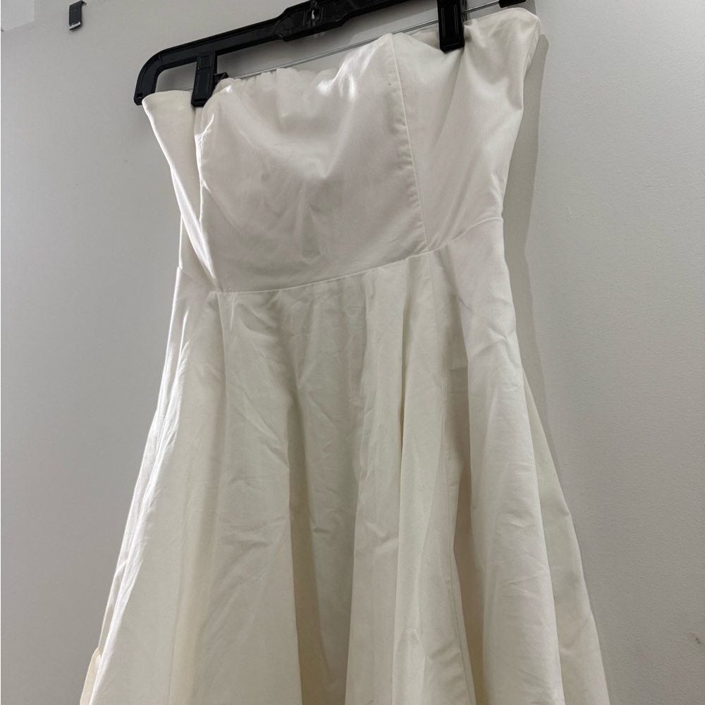 Elegant White Dress - Strapless